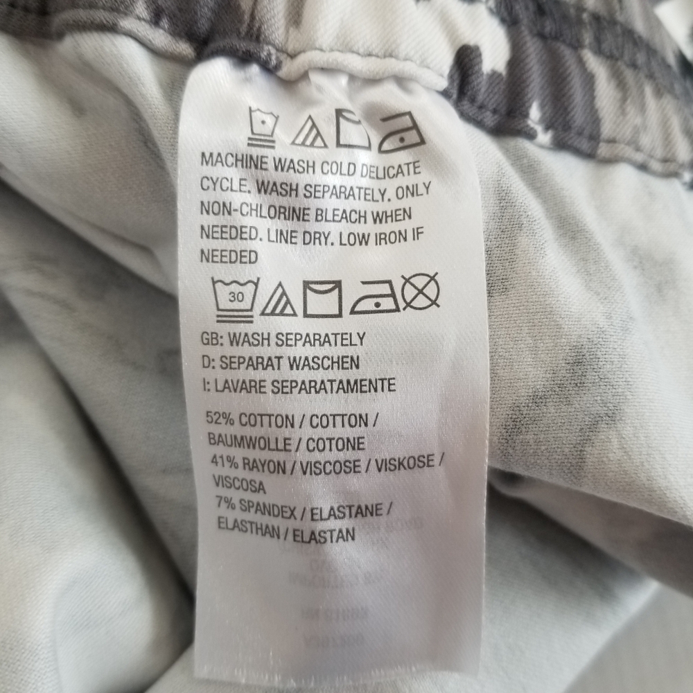 Isaac Mizrahi Live Pull-On Shorts Size 30WP NWOT - Picture 3 of 4